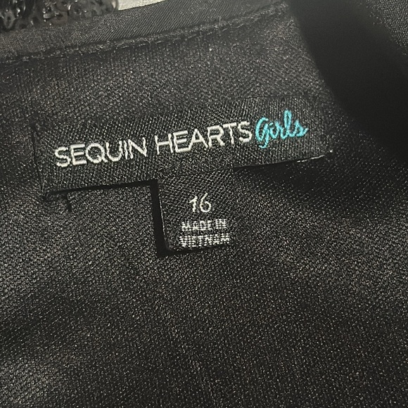 Girls Formal Dress - Black sequins white flow Skirt - Picture 5 of 5